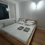 2 Mit Balkon Bei Duesseldorf Апартаменты Эркрат