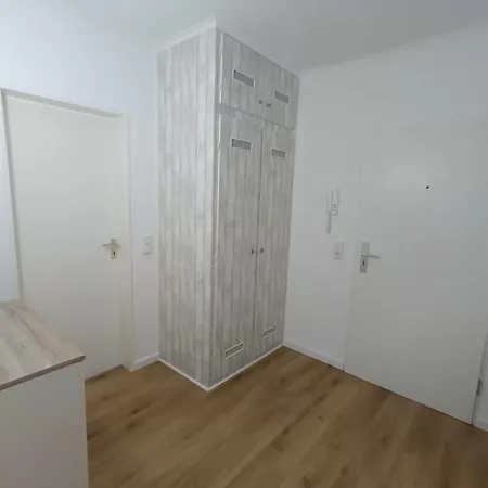 2 Mit Balkon Bei Duesseldorf Erkrath