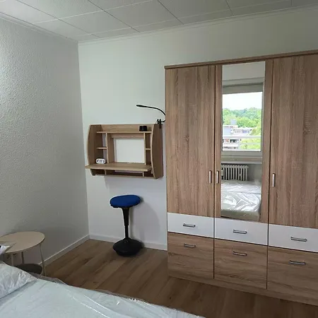 2 Mit Balkon Bei Duesseldorf شقة