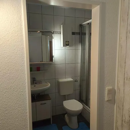 2 Mit Balkon Bei Duesseldorf شقة *